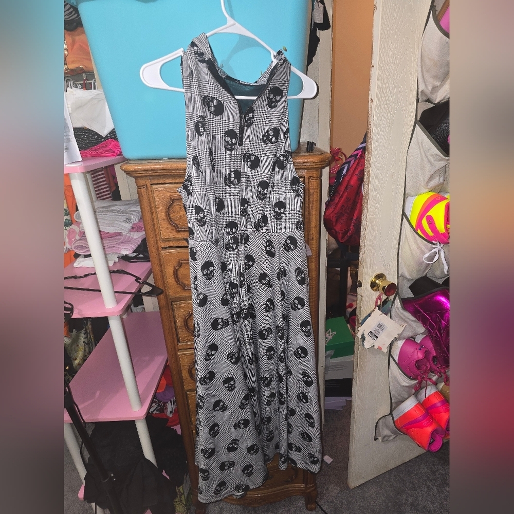 torrid Gray & Black Skull Print Midi Dress—Size 2 (2xl) - Picture 5 of 6